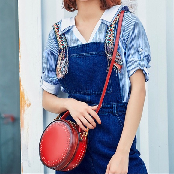 Small Round Luxury Leather Crossbody Bag - Picture 2 of 8